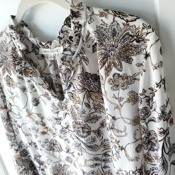 Rose + Olive Women's Blouse Long Sleeve Floral Cream Lightweight Size Medium - Picture 6 of 14